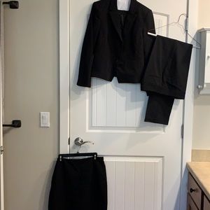 Women’s Worthington 3 piece suit